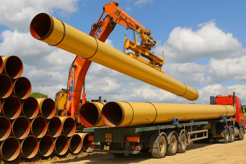 W-S_125_pipe_yard